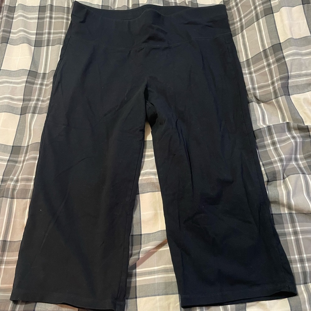 Black lane Bryant crop pants.